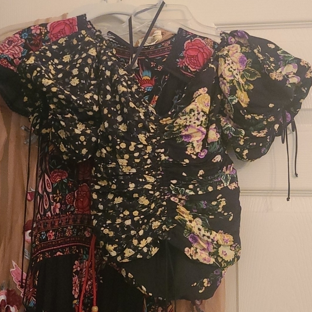 Eileen Off-the-shoulder Top - Picture 1 of 3